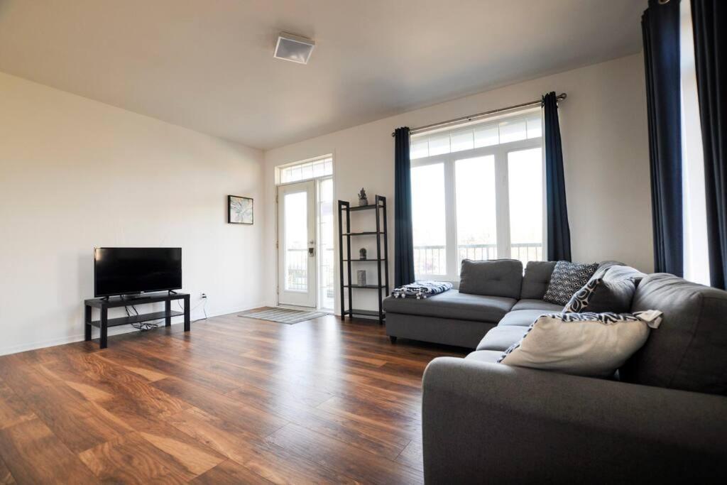The 1810 - Spacious With Balcony - North Of Quebec Exteriör bild